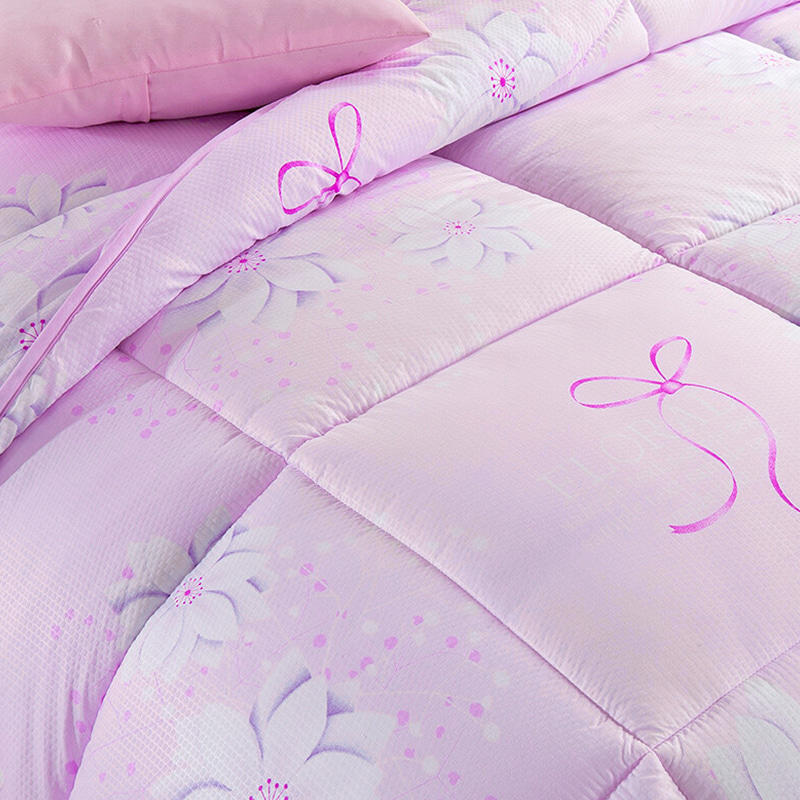 Розовое удобное и теплое хлопковое одеяло с цветочным узором